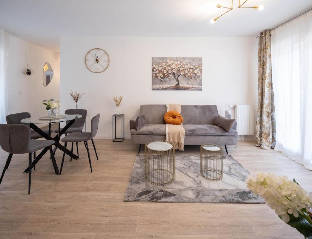 Sejour Unique A Pierrefitte Appartement Buitenkant foto